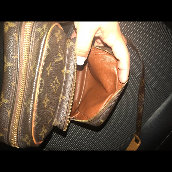 ❌SOLD❌ Amazone Crossbody LV - Picture 4 of 8